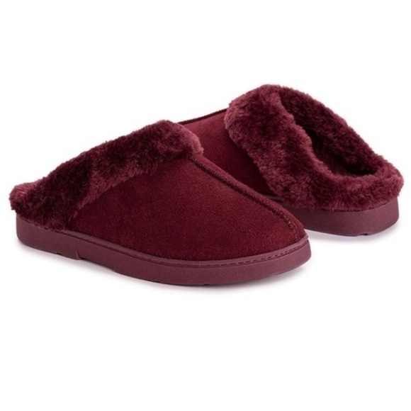 Muk Luks Shoes - NEW Women's Muk Luks Burgundy Faux Fur Slippers Size L(9-10)